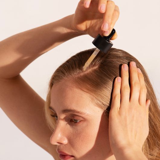 Le Rôle du Cuir Chevelu : Clé d’une repousse capillaire durable avec OILIS